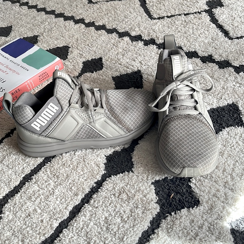 Womens Gray Pumas soft foam sneakers